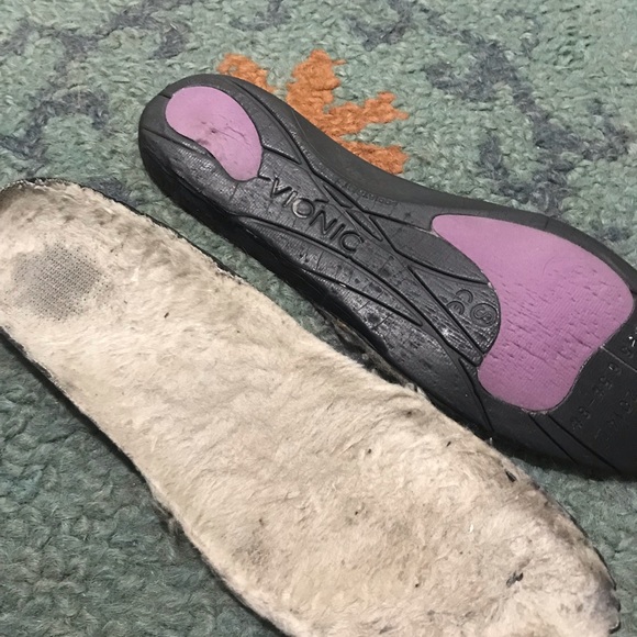 Vionic 7.5 gray suede boots - Picture 6 of 6